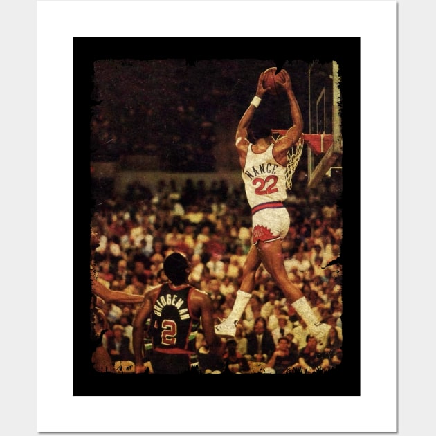 Larry Nance Getting His Head At The Rim For The Phoenix Suns In The 1980s Wall Art by Wendyshopart